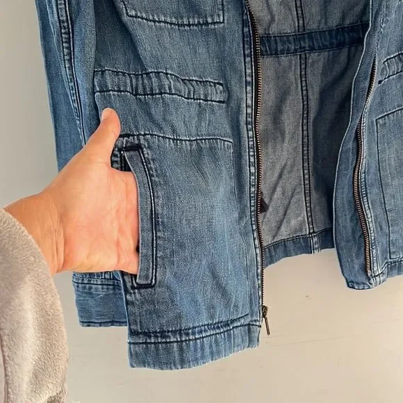 GAP- Denim jacket 💙 size Small - Picture 6 of 8